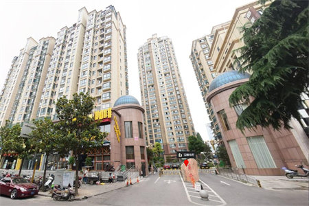 佛山中学附近利民大厦2室2厅1卫69万92m2精装修出售